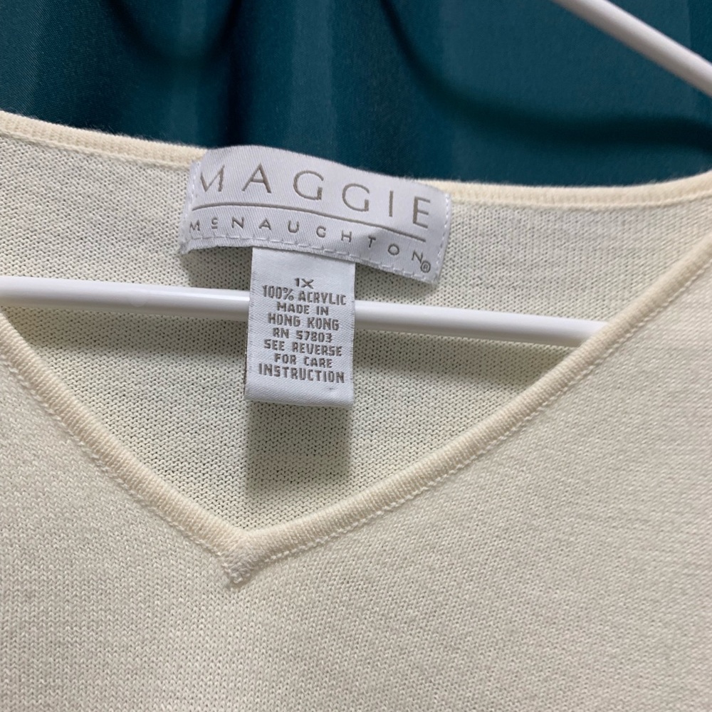 Women’s blouse - Picture 2 of 2